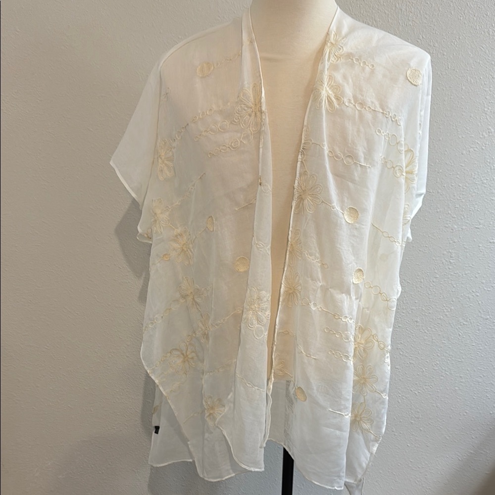 Cream Boxy Flutter Sleeve Blouse